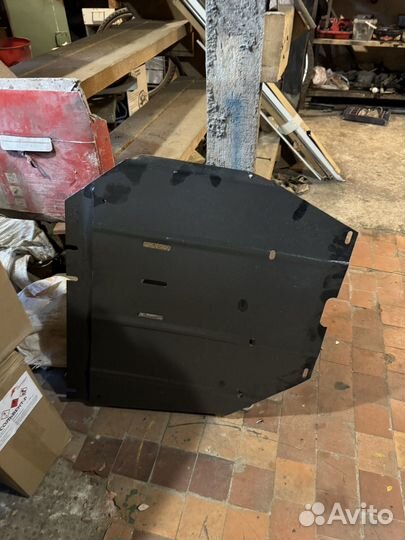 Защита бака toyota hilux