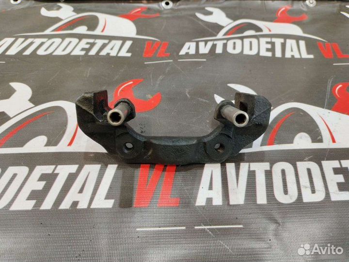 Скоба суппорта передняя правая Ford Fiesta хэтчбек