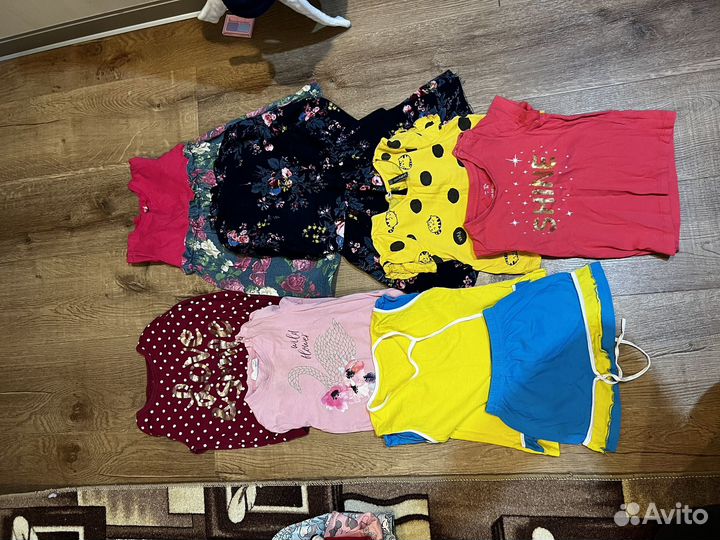 Продам пекет вещей на девочку размер 86-92