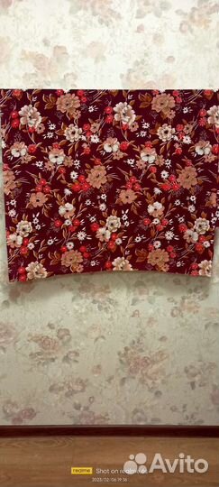 Отрез ткани крепдешин