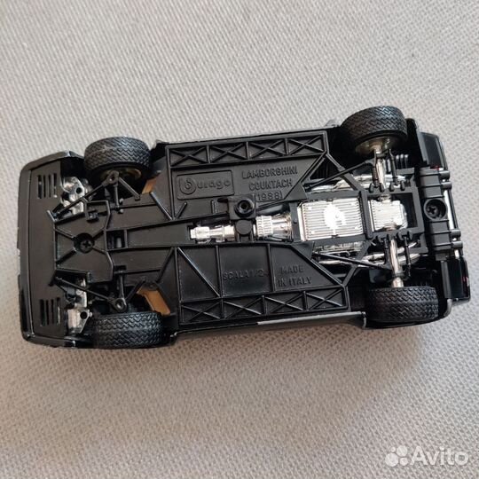 Lamborghini countach 1988 burago 1/24 madeinitaly