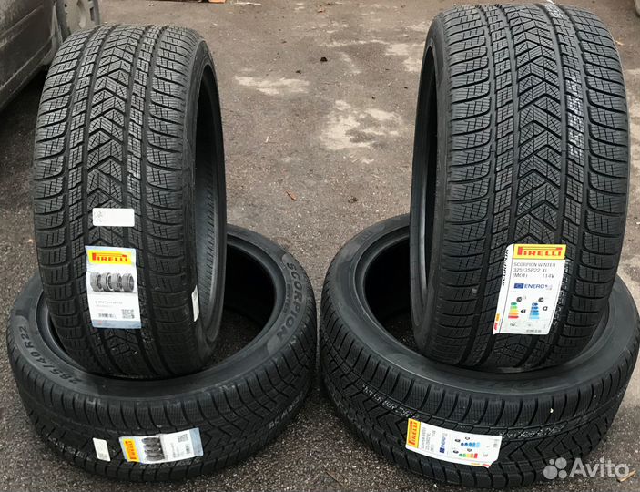 Pirelli Scorpion Winter 325/35 R22 и 285/40 R22