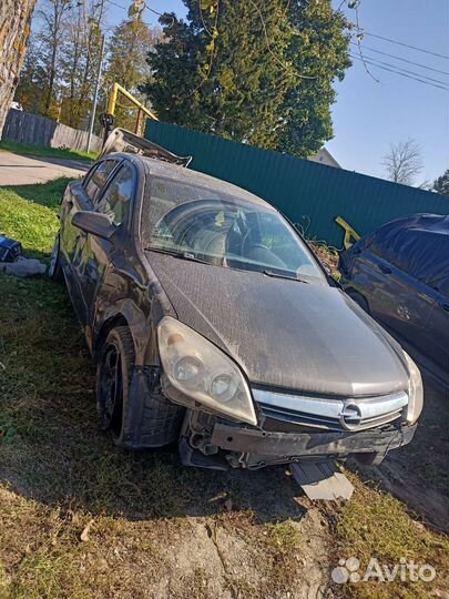 Опель Астра Н седан разбор