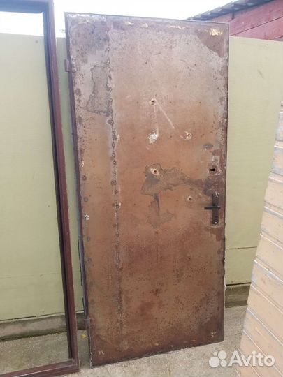 Дверь входная уличная бу