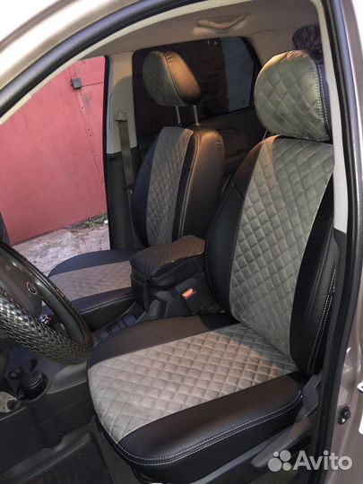 Модельные чехлы для Mitsubishi Lancer