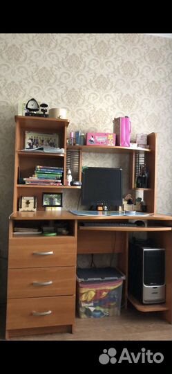 Компьютерный стол