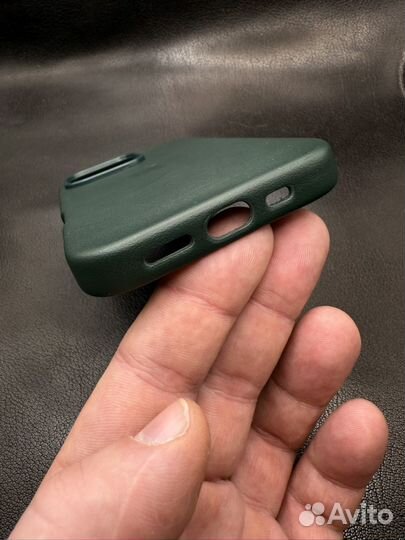 Кожаный чехол на iPhone 16 pro