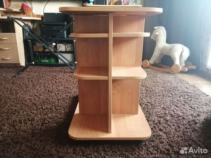 Журнальный столик на колесах