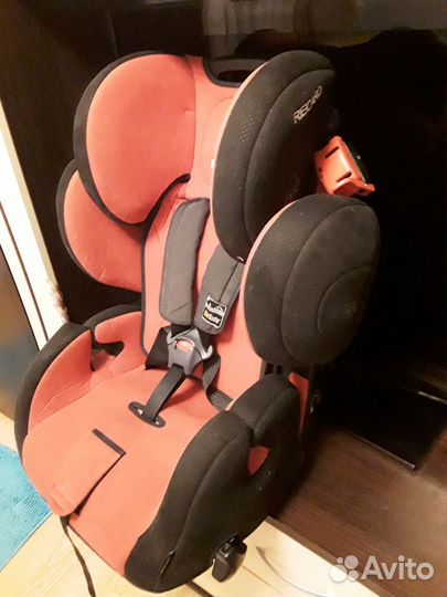 Автокресло Recаrо Yоung Sрort Нerо9-36кг, отл.сост