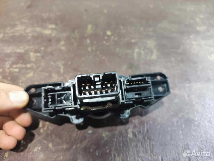 Кнопка аварийки Hyundai Solaris