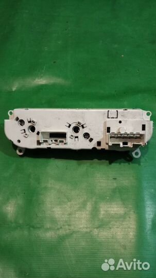 Панель управления отопителем Ford Focus 3 BM5T1998