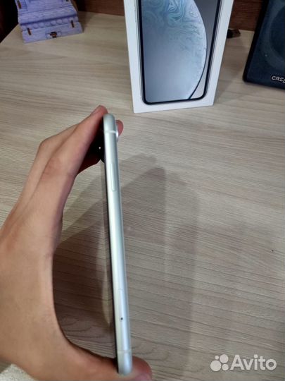 iPhone Xr, 64 ГБ