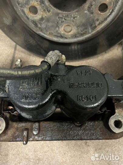 Суппорта тормозные передние Escalade