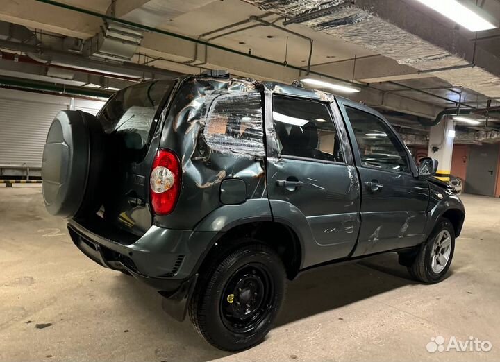 Chevrolet Niva 1.7 МТ, 2019, битый, 98 082 км