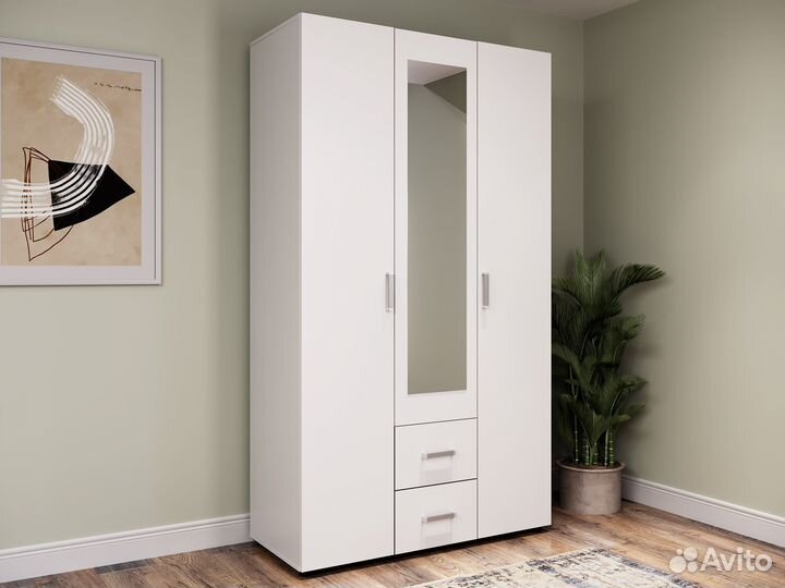 Шкаф трехстворчатый с ящиками