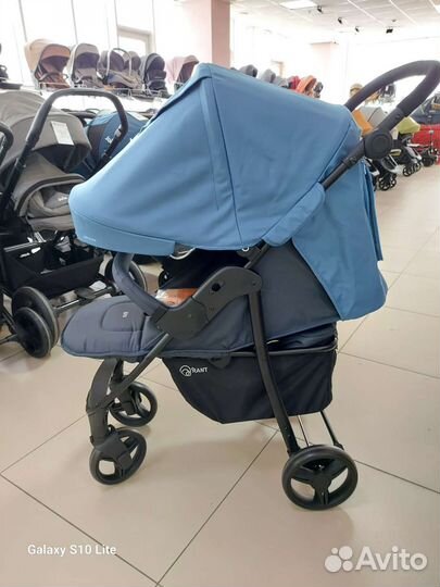 Коляска прогулочная новая