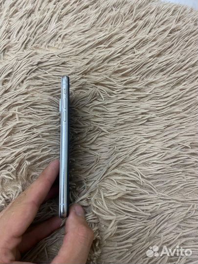 Телефон iPhone