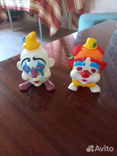 Киндеры 90 х- пазлы пласт., картонные, клоуны