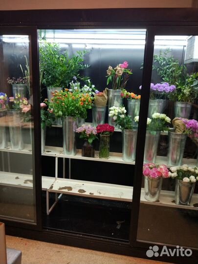 Цветочная холодильная витрина