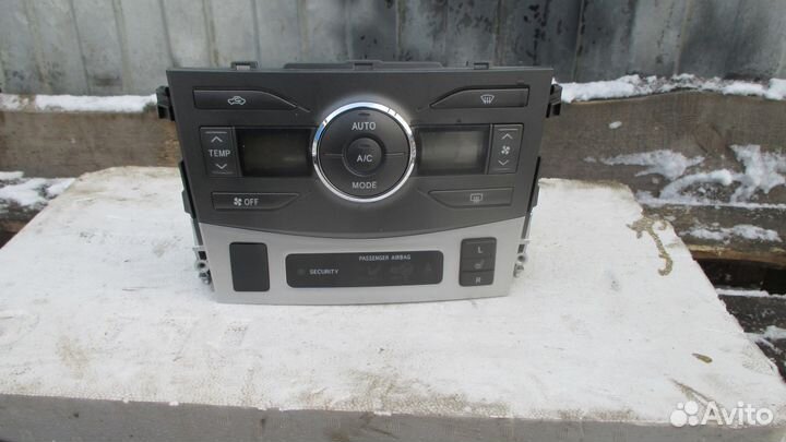 Блок климат контроля тойота корола 2012г