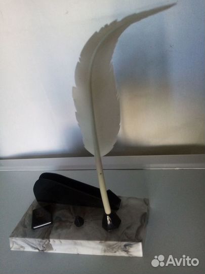 Сувенир:ручка-перо, игольница колкий пластик СССР