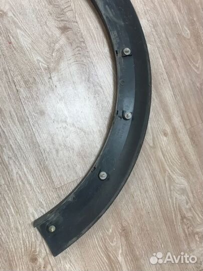 Молдинг крыла передний левый Renault Sandero