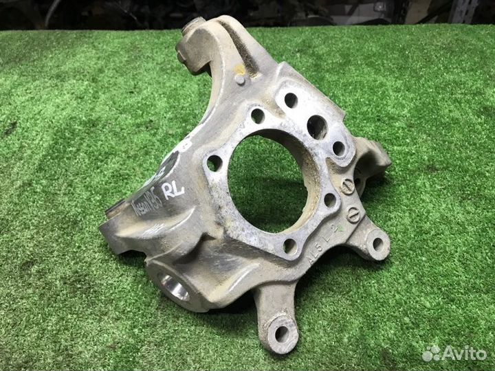 Кулак задний левый Nissan Skyline CPV35 VQ25DE