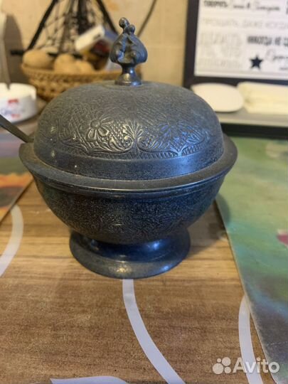 Набор из мельхиора сахарница солонка и перчница