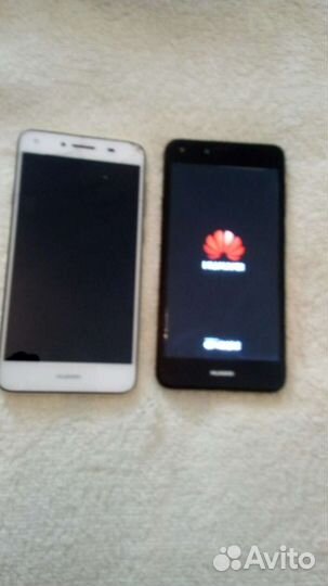 Винтажные смартфоны Huawei CUN U29 и CRO U00 (Y3)