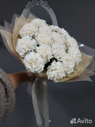 Кремовые диантусы