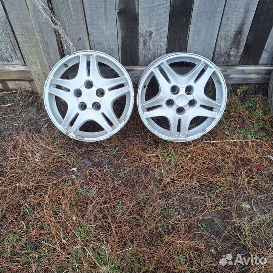 Продам литые диски 4 шт