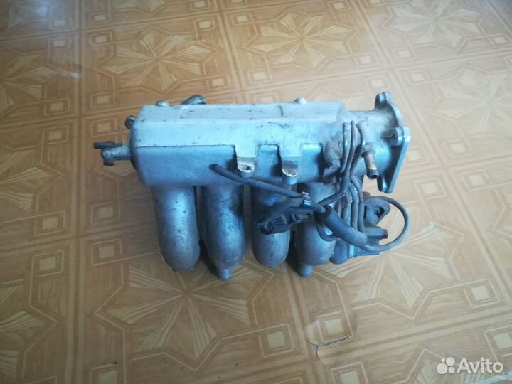 Впускной коллектор