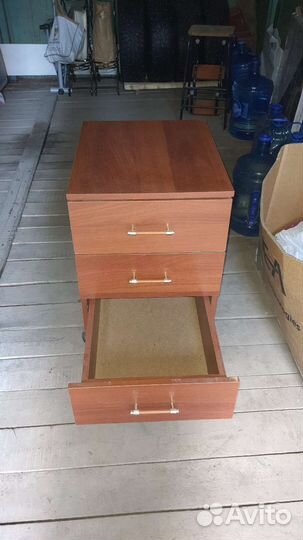 Тумбочка офисная выкатная