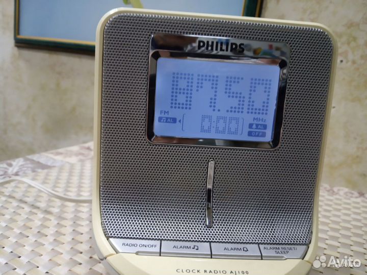 Радио часы будильник Philips AJ 100/12