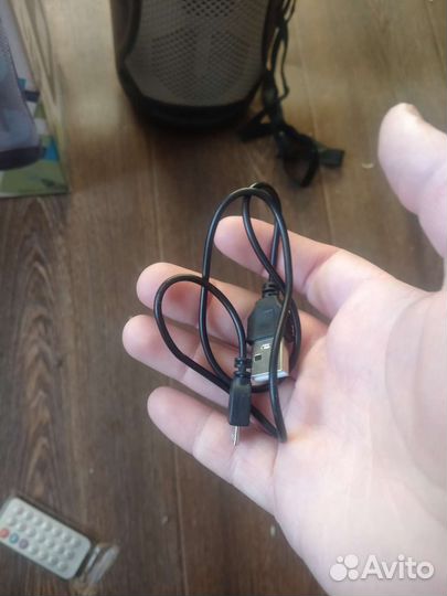 Блютуз колонка