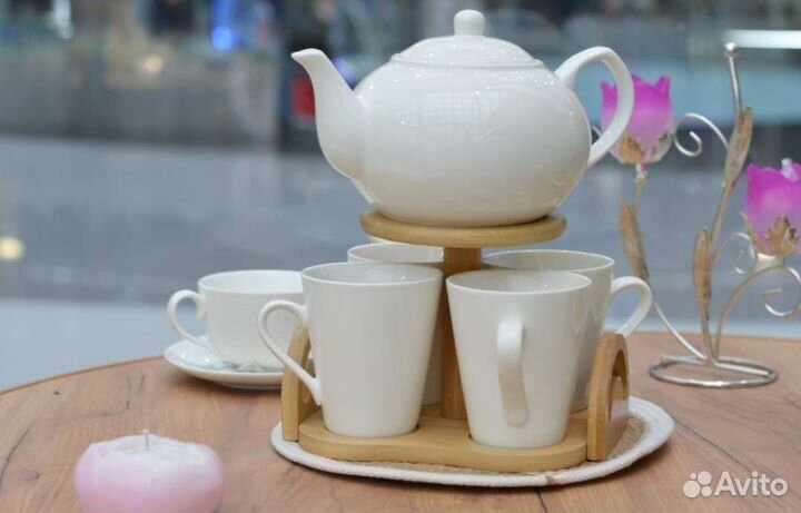 Набор посуды на бамбуковой подставке