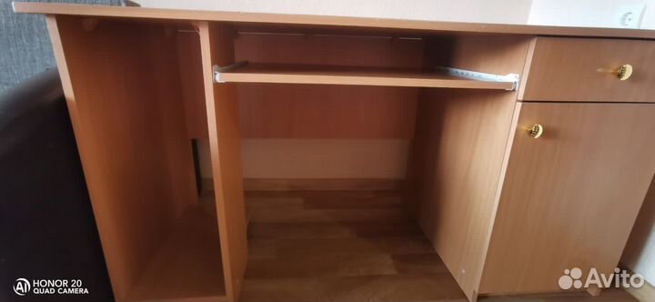 Продам компьютерный стол