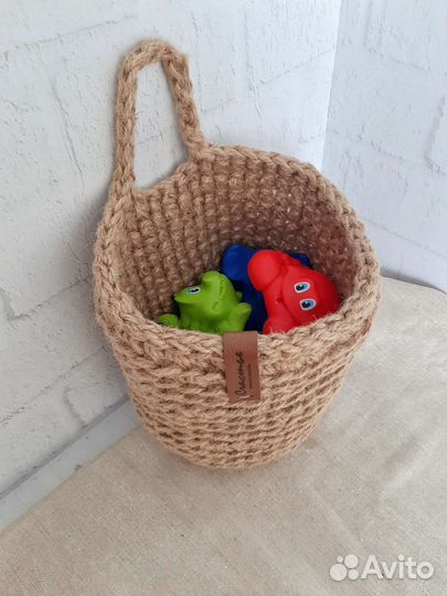 Интерьерная корзинка из джута