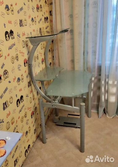 Компьютерный (рабочий) стол парта стекло