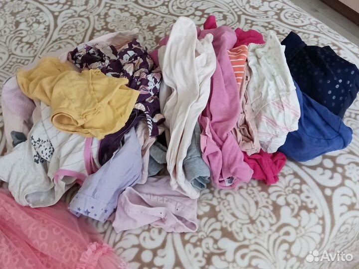 Отдам пакет вещей на девочку 3-5лет