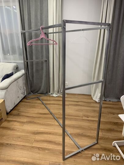 Вешалка для одежды напольная металлическая