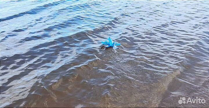 Самолет на пульте управления летает плавает 2акум