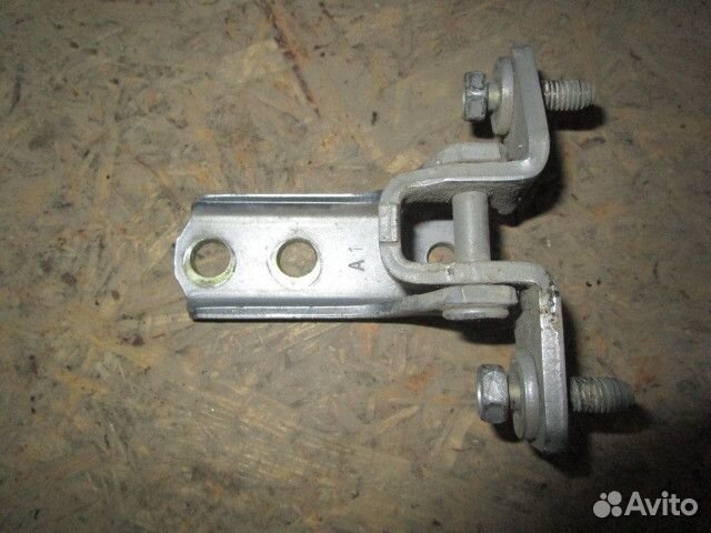 Петля двери задней правой нижняя Mitsubishi Lancer