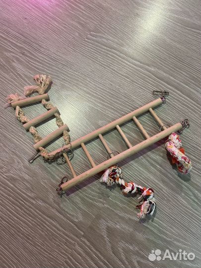 Игрушка для попугаев