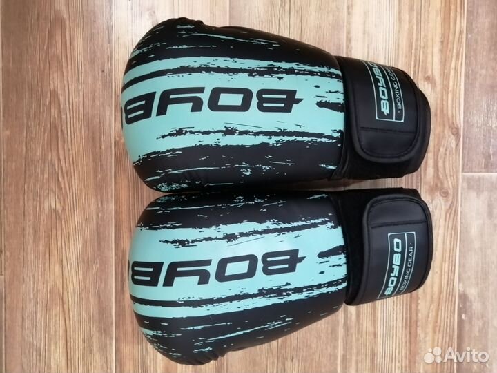 Боксерские перчатки