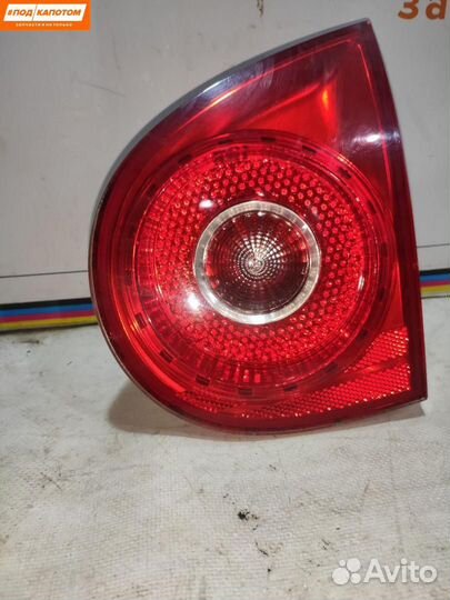 Фонарь крышки багажника правый Volkswagen Golf 5