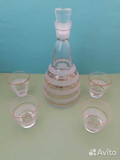 Графин и стаканчики