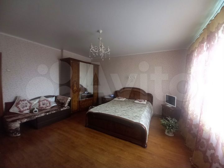 2-к. квартира, 57 м², 3/3 эт.