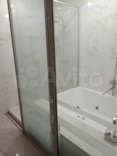 2-к. квартира, 60 м², 1/6 эт.