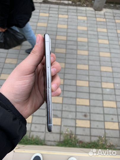 iPhone X, 64 ГБ
